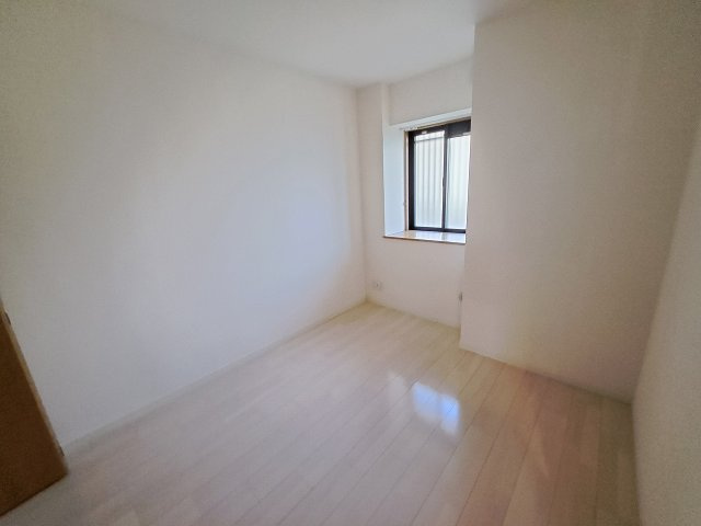 NTPRレジデンス甲子園四番町の洋室