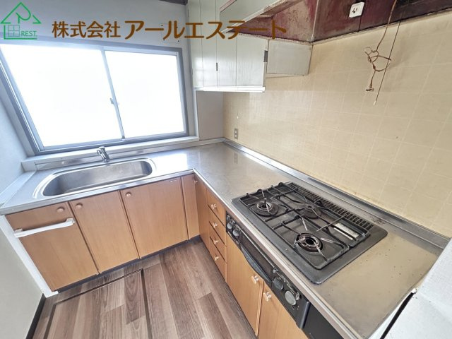 高砂市米田町米田　　中古戸建のキッチン