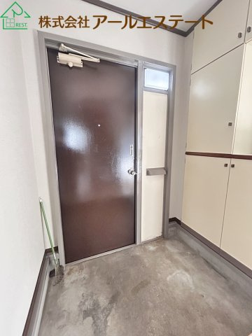 高砂市米田町米田　　中古戸建の玄関