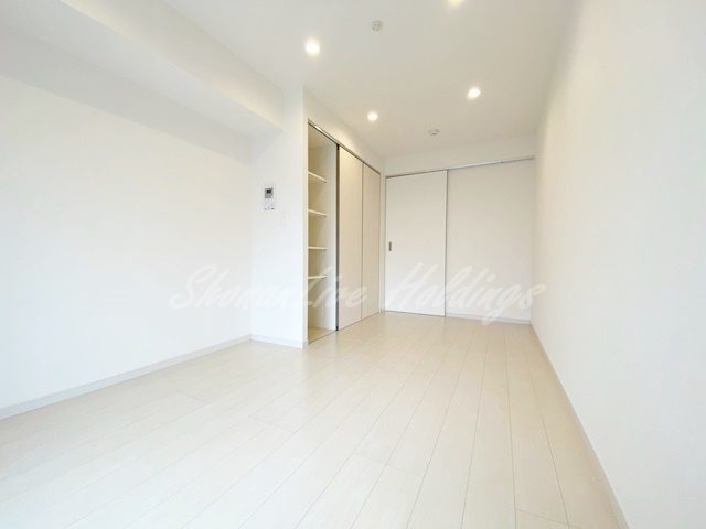 藤沢市本町１丁目のアパートの居間・リビング