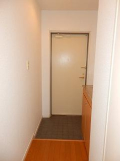 ラポール西大島ウエストの玄関