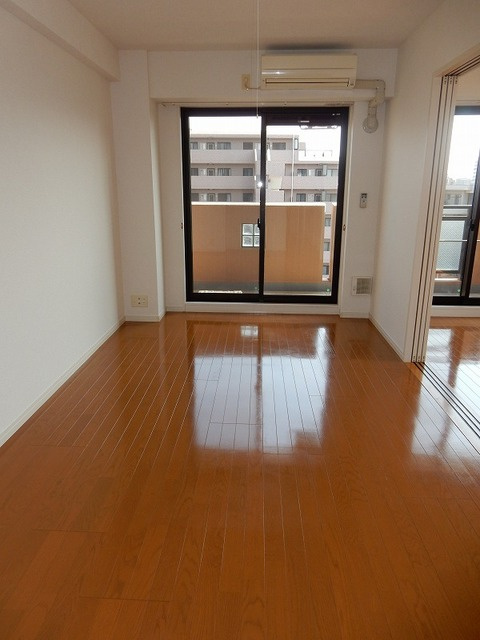 ラポール西大島ウエストの居間・リビング