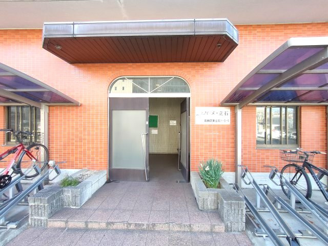 ラフィーヌ立石のエントランス