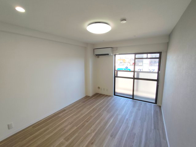 ラフィーヌ立石の洋室