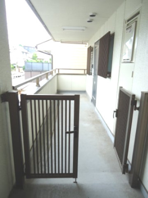 【その他】 | サン・オーレ城北 | 玄関入口に柵あり　※写真はイメージです