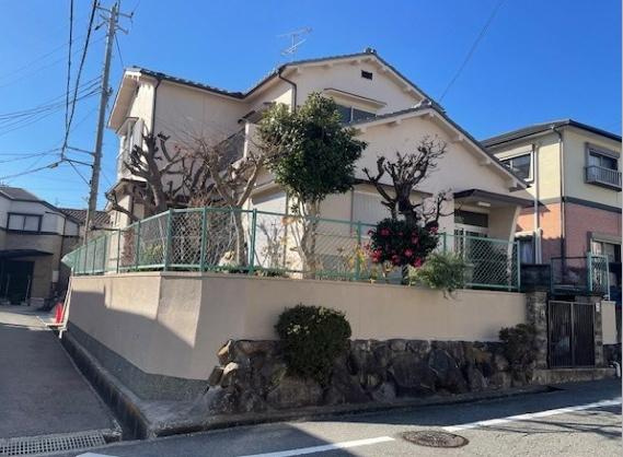 山之上5丁目　中古一戸建ての外観|新しい生活にいかがでしょうか？外観はお住まいの顔になります。こだわりたいポイントですね。外壁塗装や屋根塗装のご相談も承っております。
■現地内覧・資金計画相談・住宅ローン相談もお問合せ受付中■