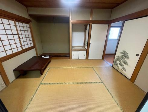 山之上5丁目　中古一戸建ての寝室|床の間
■物件内覧・資金計画相談・住宅ローン相談、リフォーム相談、お問合せ受付中■
※当日・翌日のご内覧、ご相談はお電話でのお問合せがスムーズです！