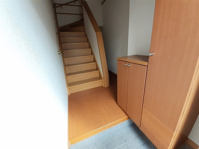 フリーデンAの玄関