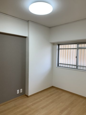 メゾンドール朝霧の洋室