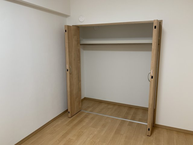 メゾンドール朝霧の洋室