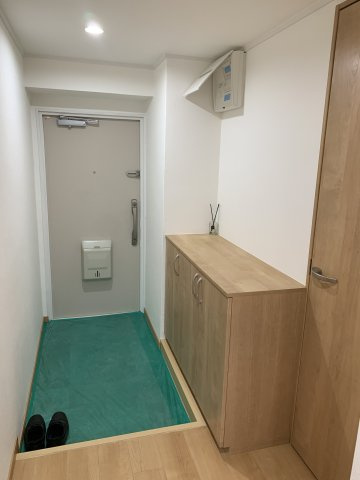 メゾンドール朝霧の玄関