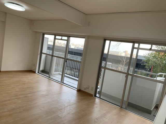 メゾンドール朝霧の居間・リビング