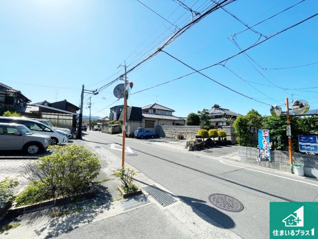 京都市伏見区羽束師古川町　第1期　新築一戸建ての前面道路含む現地写真|周辺は落ち着いた街並みの住宅地！子育てがしやすい住環境です！まだ未完成ですが、現地でしかわからない事もございます。是非一度ご覧ください。