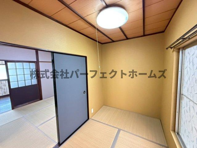 対馬江西町戸建　賃貸の和室|柔らかい畳が心地よい和室