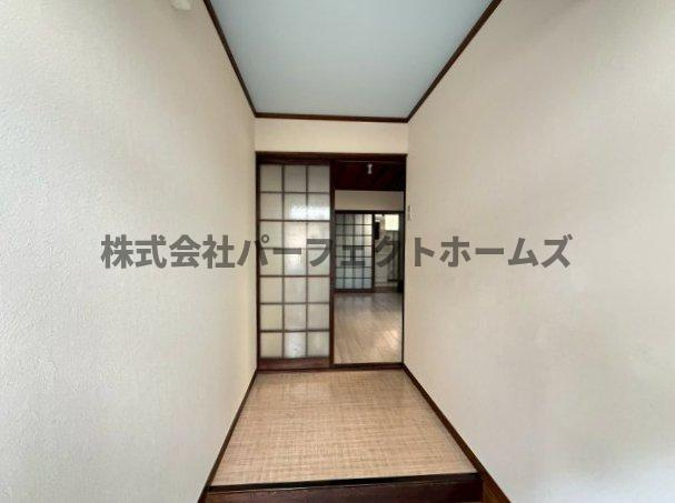 対馬江西町戸建　賃貸の内装|明るい室内です