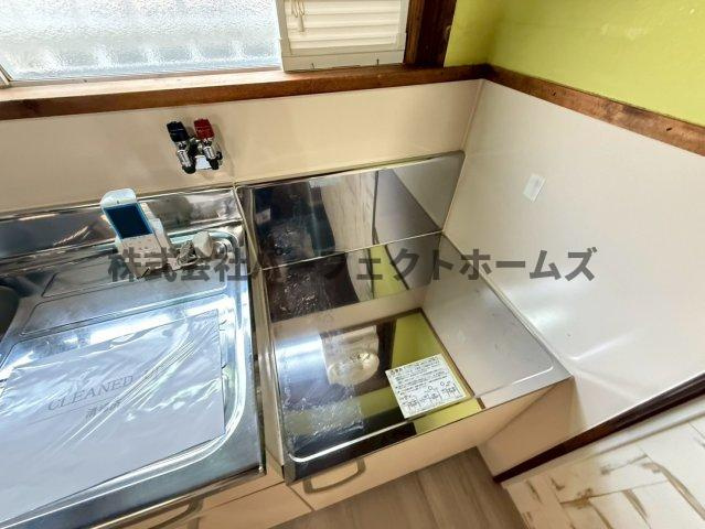 対馬江西町戸建　賃貸のキッチン|コンパクトなキッチンで掃除もラクラク