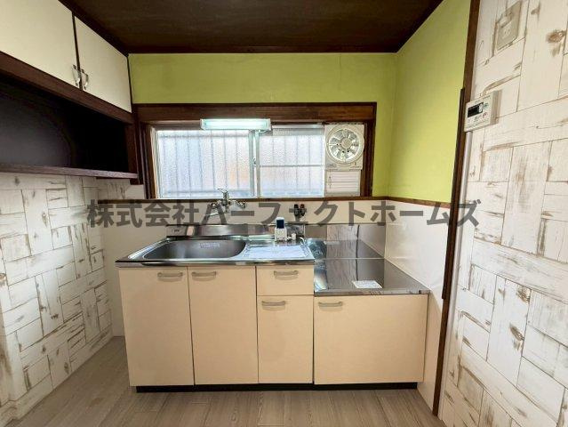 対馬江西町戸建　賃貸のキッチン|お料理しやすいキッチンです