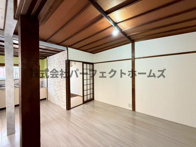 対馬江西町戸建　賃貸の居間・リビング|こちらの居間で趣味の時間をお楽しみください