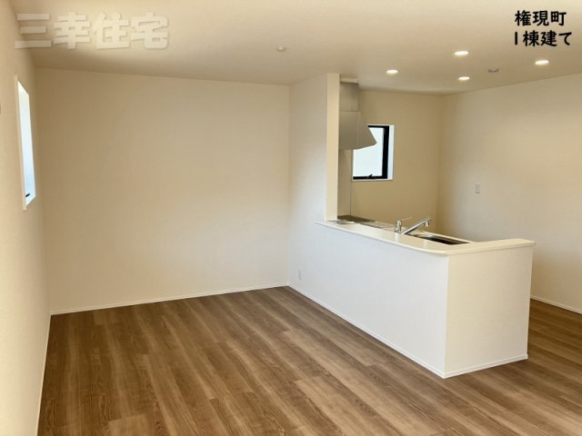 碧南市権現町のダイニング|リビングダイニング18.5帖