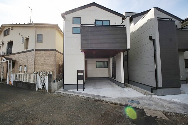 【前面道路含む現地写真】 | 前面道路☆運転が不安な方も安心な前面道路、きちんと幅員のある道路は女性にも安心です。整備されている道路は気持ちも良いですね♪