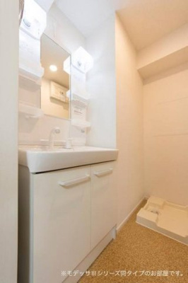 【洗面所】 | レジデンス青井 | ゆったりとスペースのある洗面所