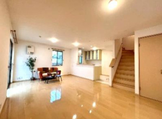 【居間・リビング】 | 上尾市東町３丁目　中古戸建