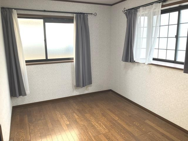 堀1丁目戸建の居間・リビング
