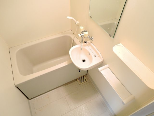 高槻クリスタルビルの浴室