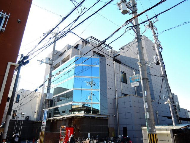 高槻クリスタルビルの外観