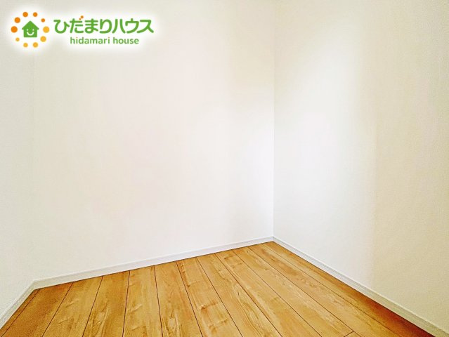 【収納】 | 水戸市見和1期　新築戸建 | 衣類だけでなく、キャリーバッグや衣類ボックスの収納も容易となる大型サイズで設計されたウォークインクローゼット。