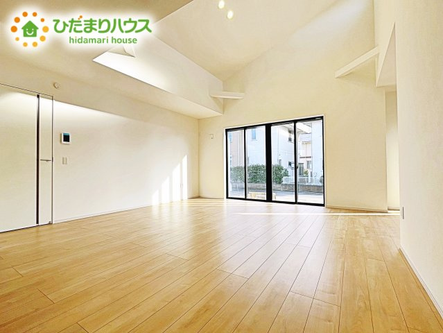 【居間・リビング】 | 水戸市見和1期　新築戸建 | 大型テレビに大型ソファー(^^)どんなインテリアにするか考えただけでわくわくしますね！