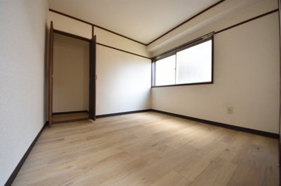 【洋室】 | サンビルダー三宮東