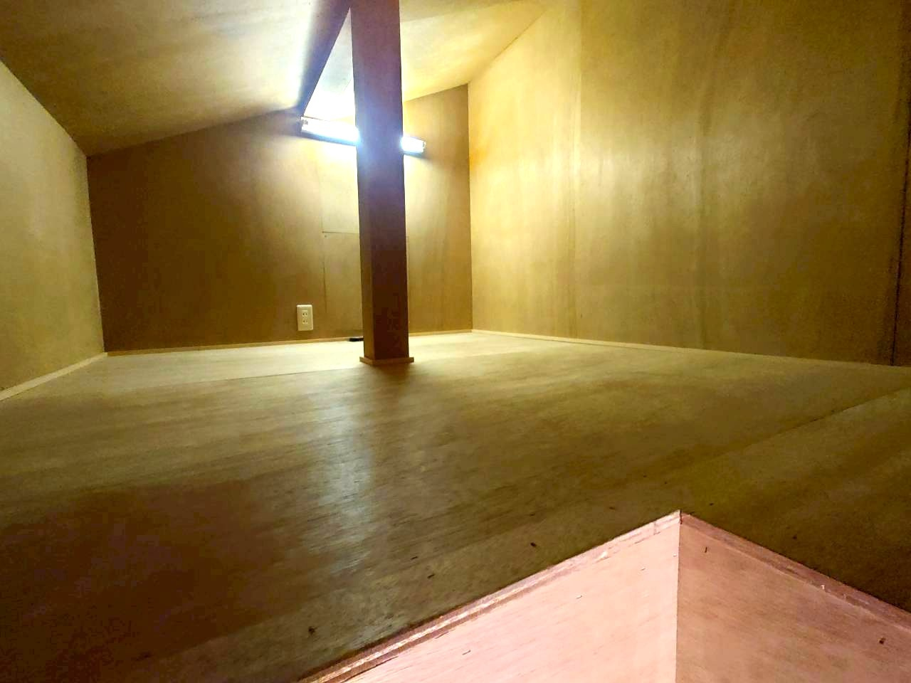 ◆ＪＲ奈良線『棚倉』駅まで徒歩６分◆全居室２面採光のため陽当り・通風良好◆木津川市山城町平尾中古川の収納|屋根裏収納