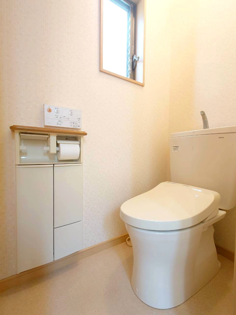 ◆ＪＲ奈良線『棚倉』駅まで徒歩６分◆全居室２面採光のため陽当り・通風良好◆木津川市山城町平尾中古川のトイレ|トイレ