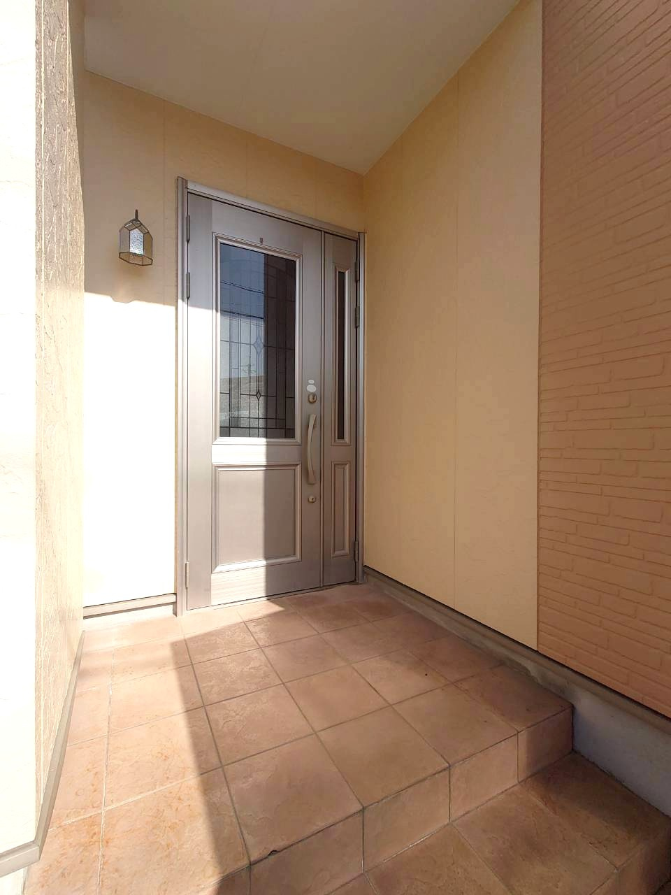 ◆ＪＲ奈良線『棚倉』駅まで徒歩６分◆全居室２面採光のため陽当り・通風良好◆木津川市山城町平尾中古川の玄関|玄関