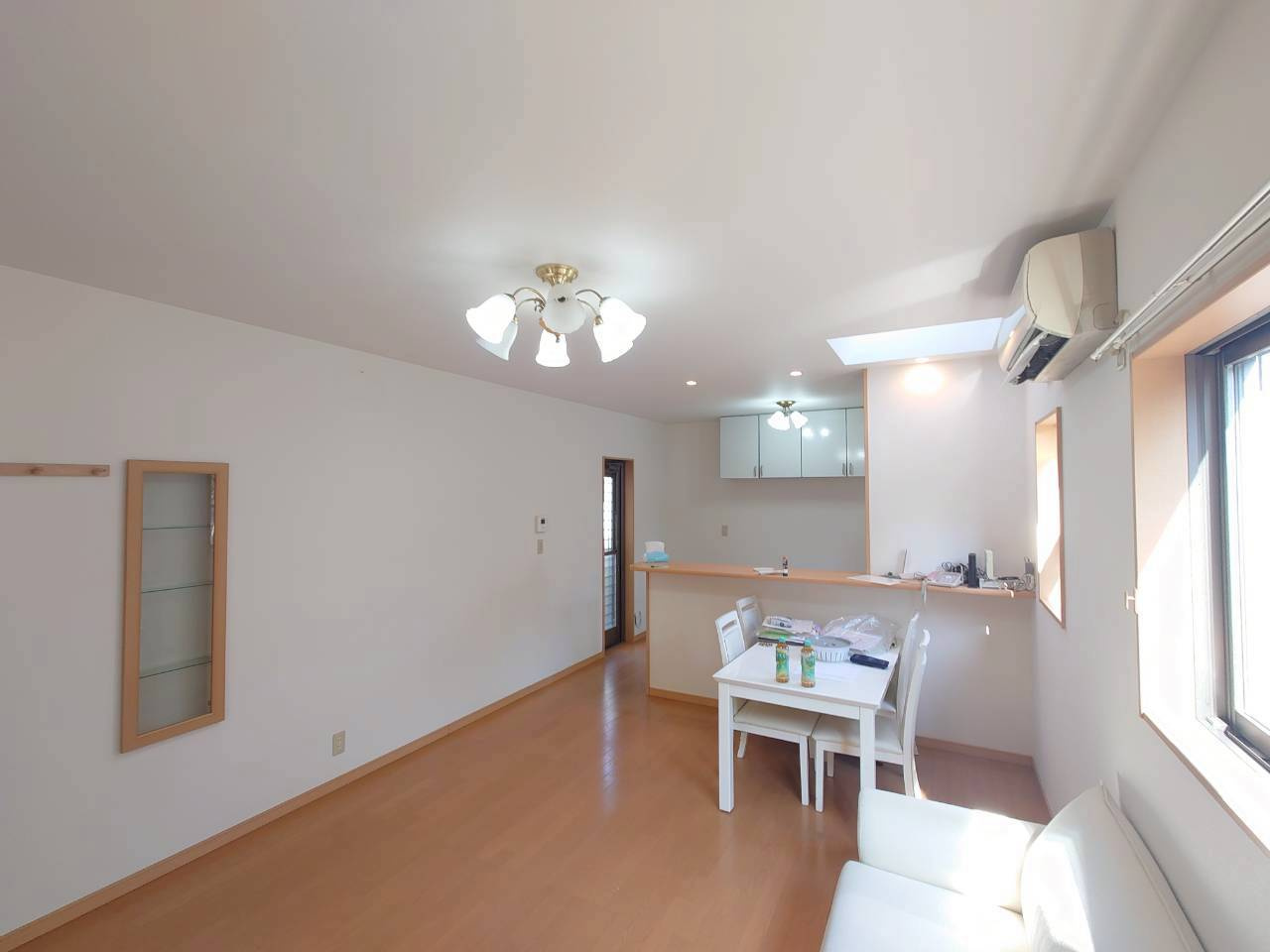 ◆ＪＲ奈良線『棚倉』駅まで徒歩６分◆全居室２面採光のため陽当り・通風良好◆木津川市山城町平尾中古川の居間・リビング|リビング