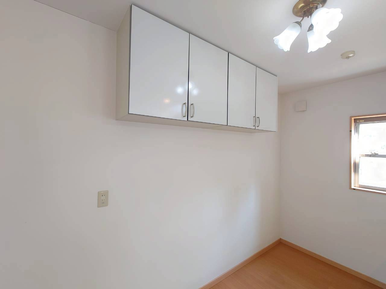 ◆ＪＲ奈良線『棚倉』駅まで徒歩６分◆全居室２面採光のため陽当り・通風良好◆木津川市山城町平尾中古川の収納|キッチン収納