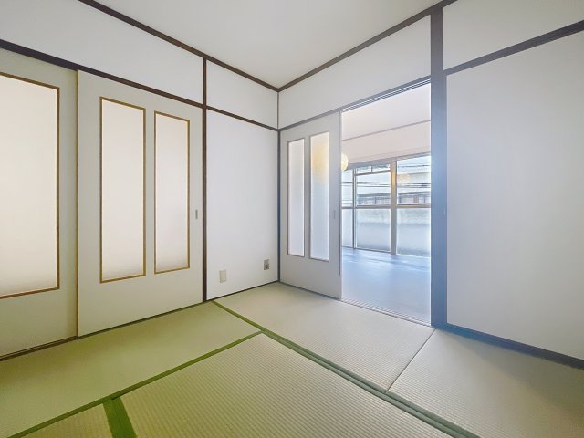 天一ハイツの和室|落ち着いた雰囲気の和室付きです