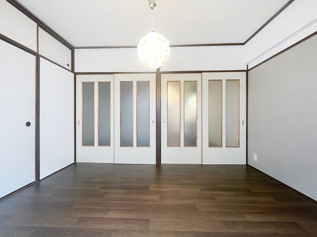 天一ハイツの洋室|広々とした洋室です