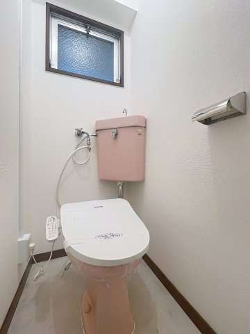 天一ハイツのトイレ|温水洗浄便座付きです