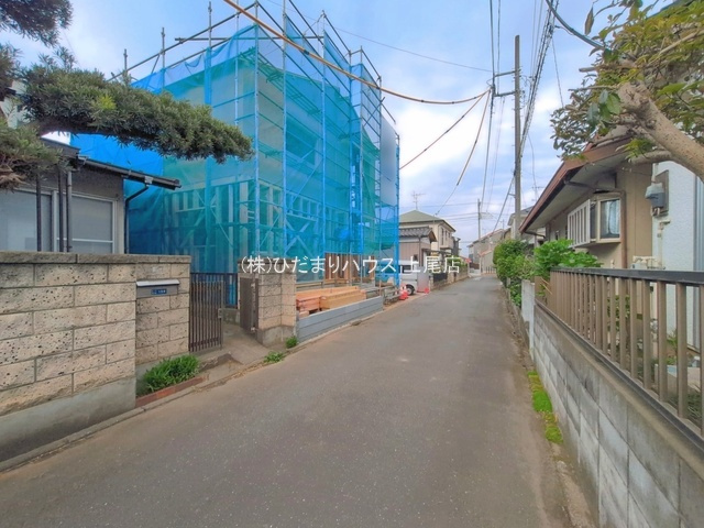 北本市石戸　新築戸建　リーブル01の前面道路含む現地写真