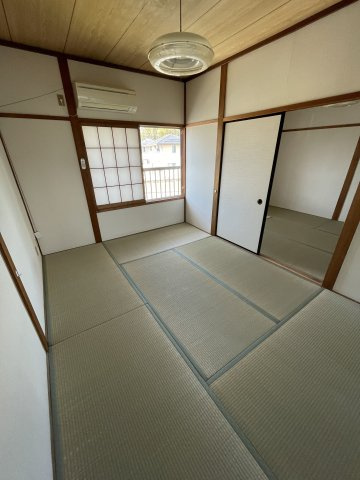 ホワイトハイツの和室