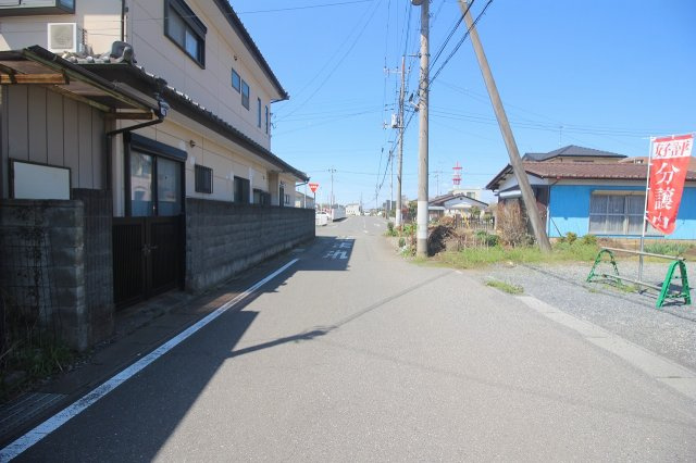 《分譲地》結城市結城　全3区画の前面道路含む現地写真