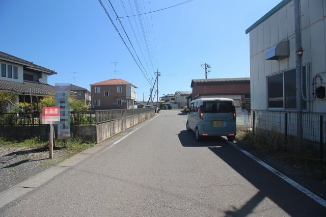 《分譲地》結城市結城　全3区画の前面道路含む現地写真