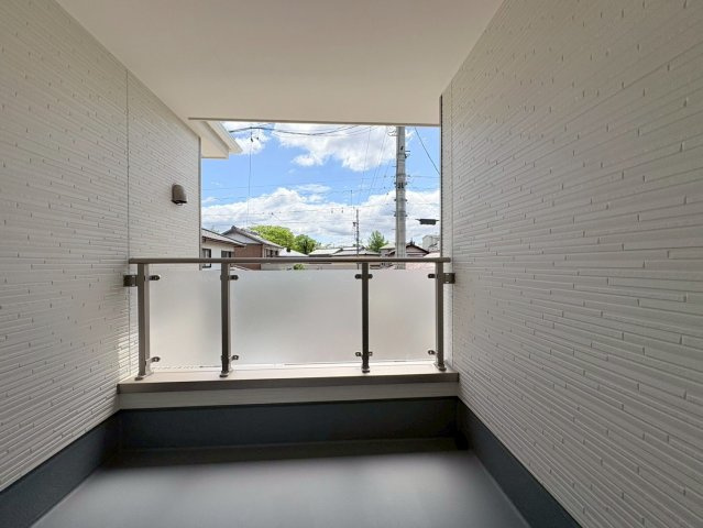 【商談中】新築戸建　各務原市那加織田町2期　全1区画分譲のバルコニー|バルコニーは南向きで洗濯物もよく乾きます！