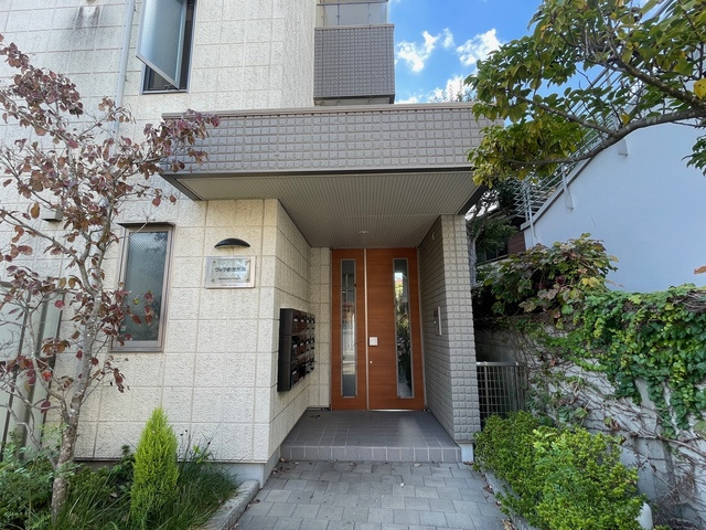 ヴィラ由比ガ浜のエントランス