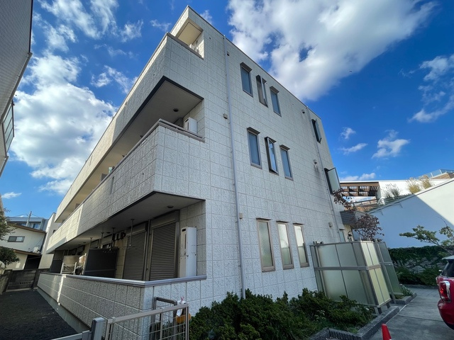 ヴィラ由比ガ浜のエントランス