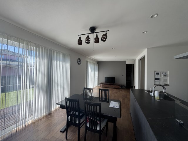 －三丁目不動産-深谷市東方　中古戸建の居間・リビング