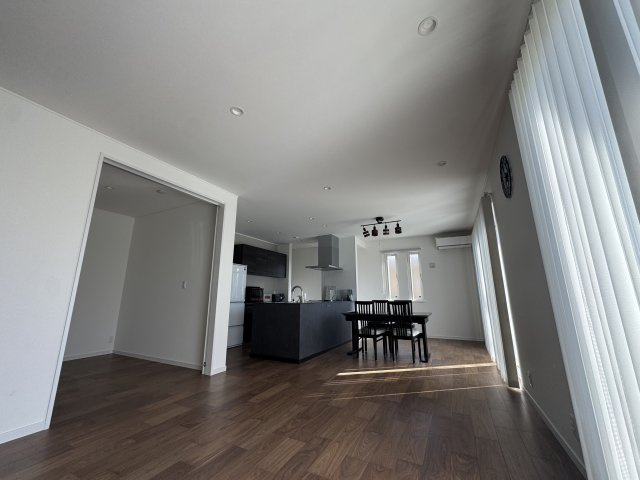 －三丁目不動産-深谷市東方　中古戸建の居間・リビング