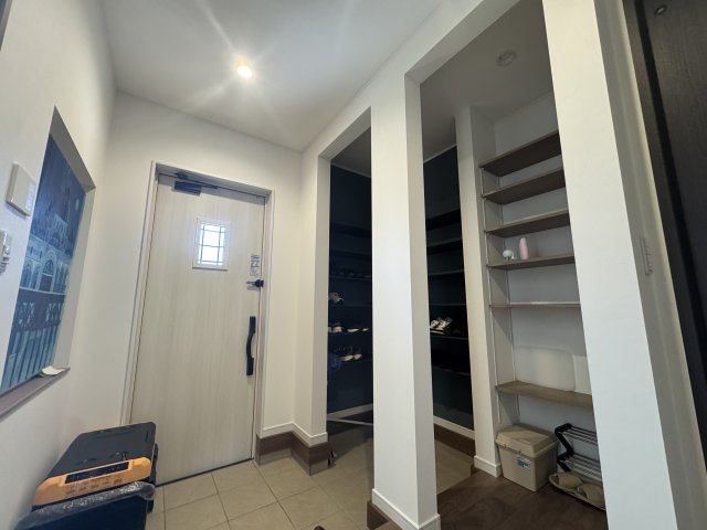 －三丁目不動産-深谷市東方　中古戸建の玄関